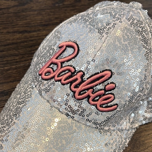 NWT Barbie Silver Sequin Kids Cap - Picture 3 of 4